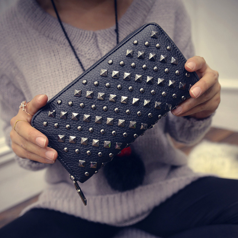 Long-handled women's handbag, can hold mobile phone and small change, fashionable, retro, rivet, personalized long-handled wallet