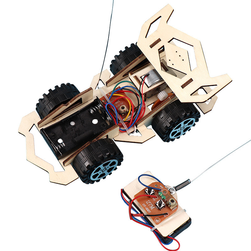 木製組立車のおもちゃ小学生科学実験リモコン四輪駆動車 DIY 新製品|undefined