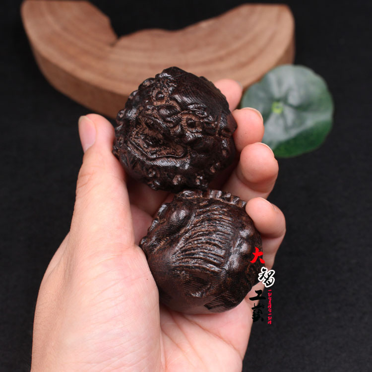 Factory wholesale Vietnam agarwood walnut fitness ball hand ball agarwood ornaments crafts handle pieces