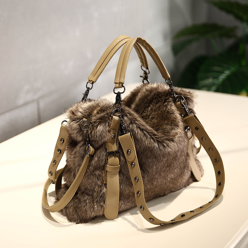 New Bag Women's Fashion Crossbody Bag New Large Capacity Plush Bag Korean Style All-match Fur Handbag Rabbit Fur Women's Bag