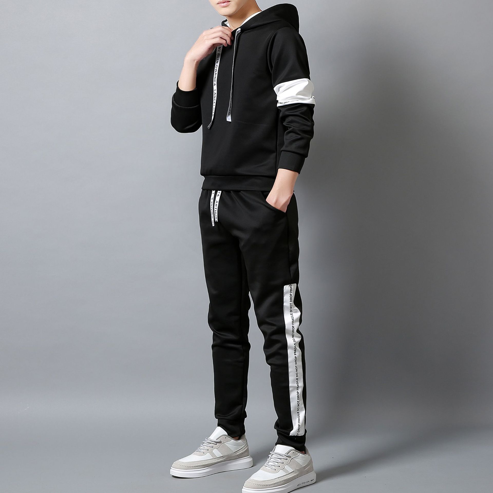 2018 New Men's sweater sports suit autumn long-sleeved hooded jacket middle school student men's clothing