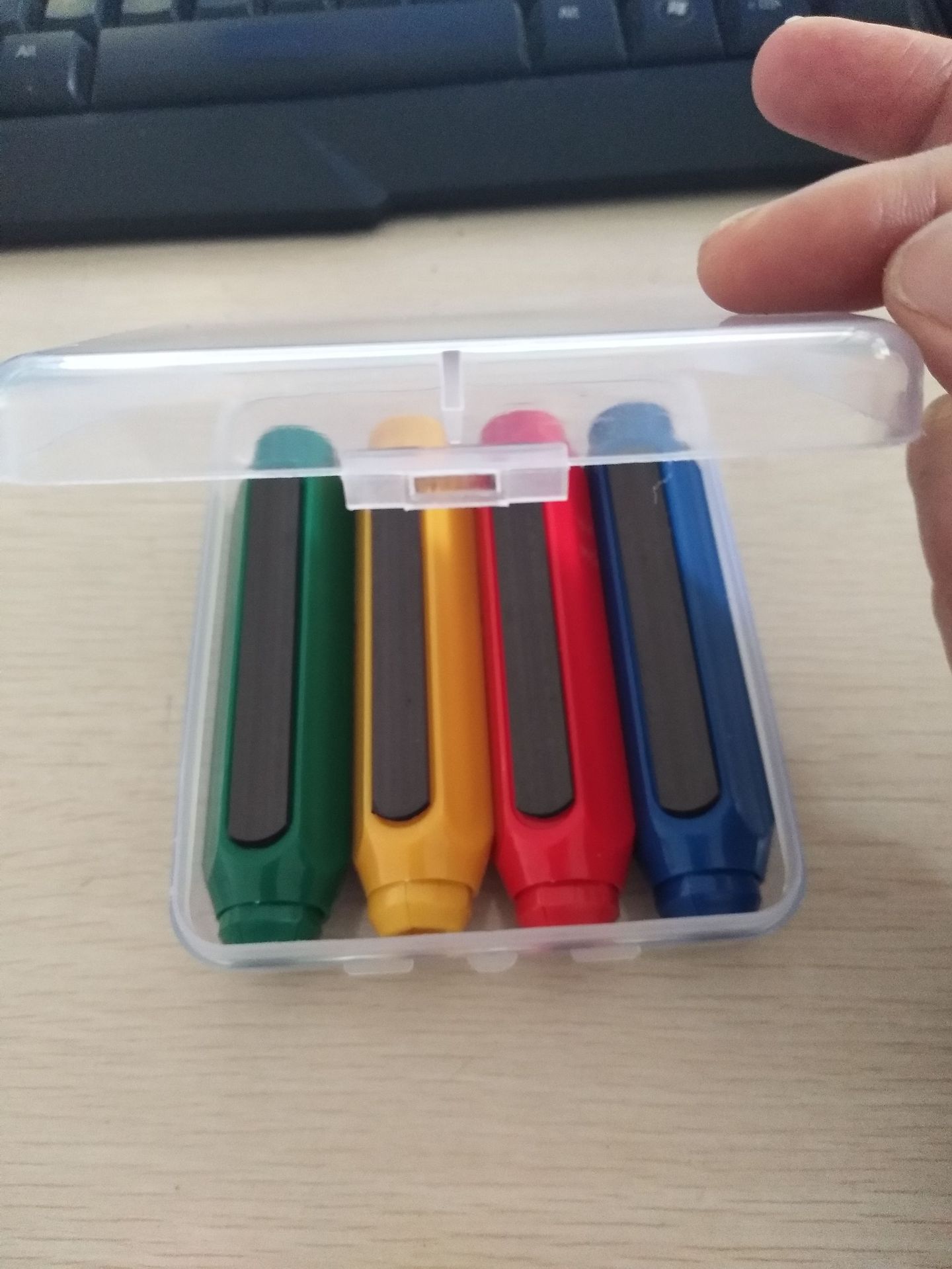 Chalk case with magnetic dust-free chalk holder chalk extender double spring self-elastic chalk with storage box 4 Pack