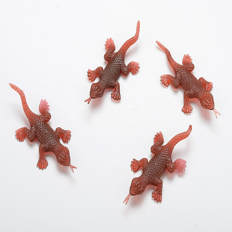Halloween simulation cockroaches April Fool's Day fake cockroaches realistic cockroaches trick Xiaoqiang trick toy manufacturers wholesale