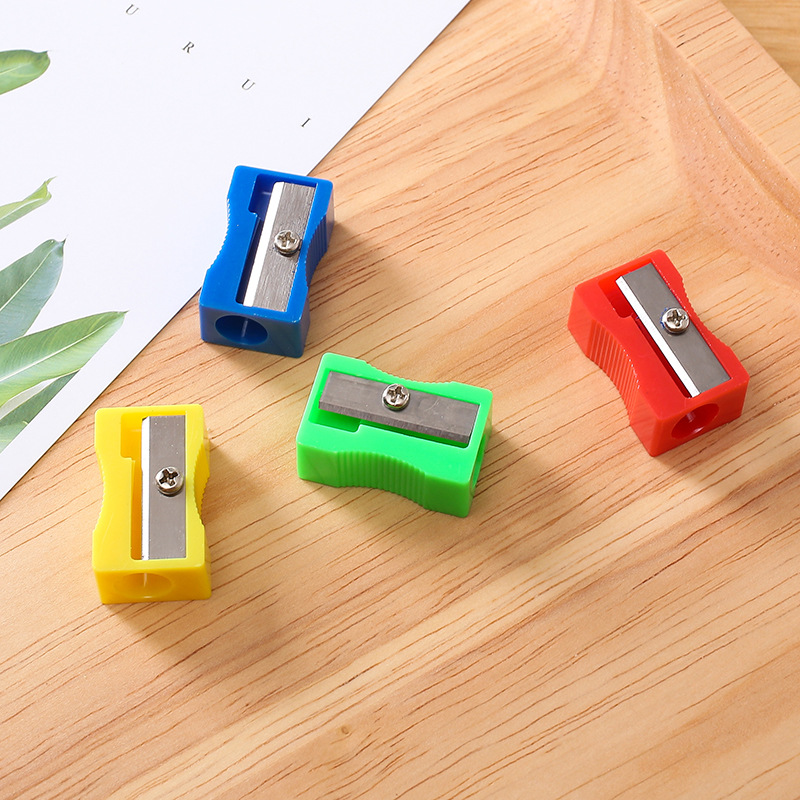 Single hole small pencil sharpener Red Yellow Blue Green children Primary School student pencil sharpener small manual plastic pencil sharpener