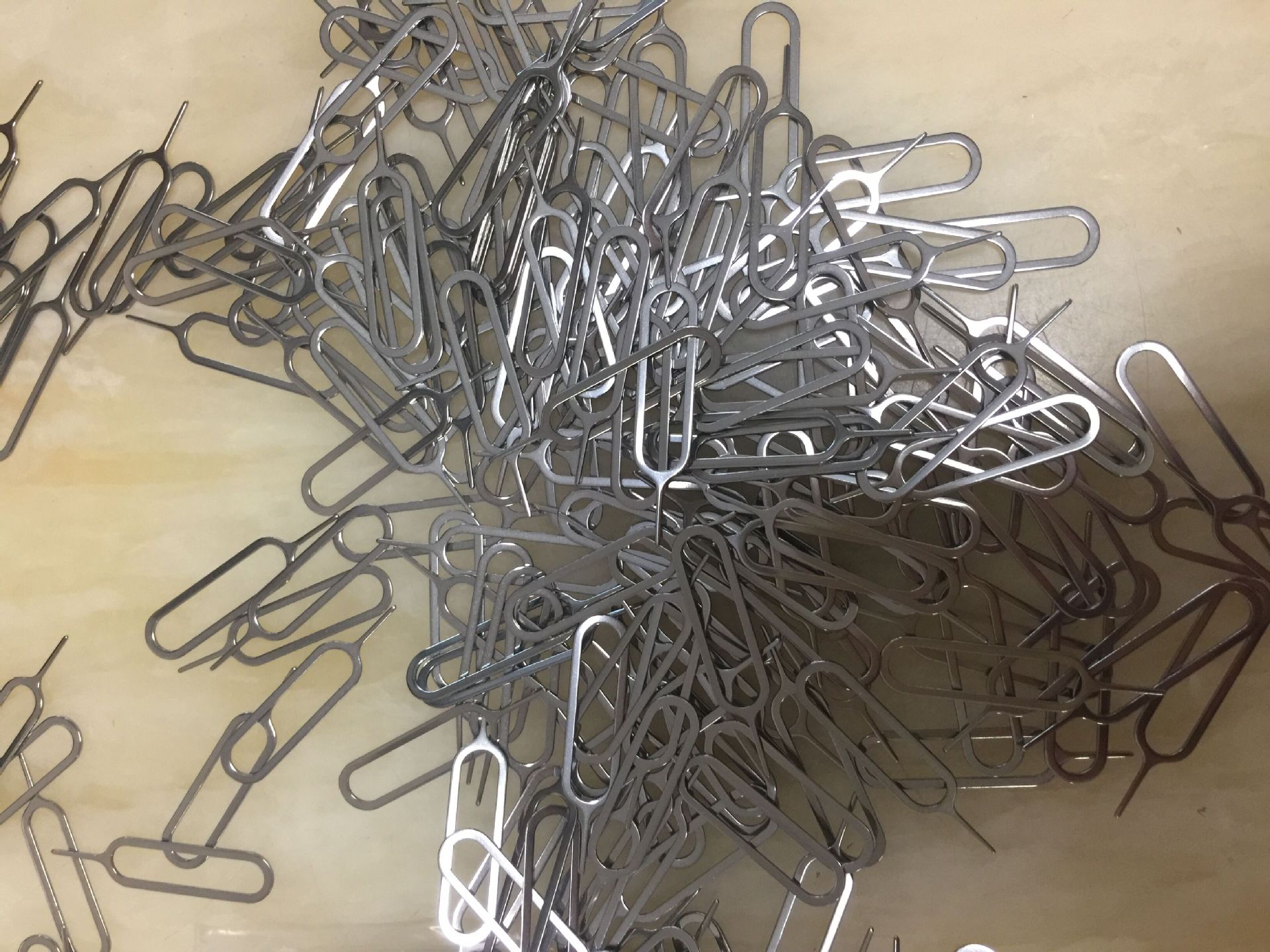 Mobile phone accessories stainless steel 304 card taking pin suitable for iphone various types of mobile phone SIM card taking device