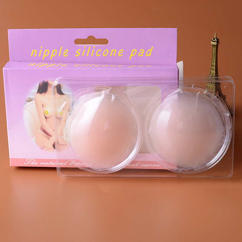 Manufacturers new anti-light invisible chest stickers lifting round breast stickers anti-bump plum-shaped silicone chest stickers in stock