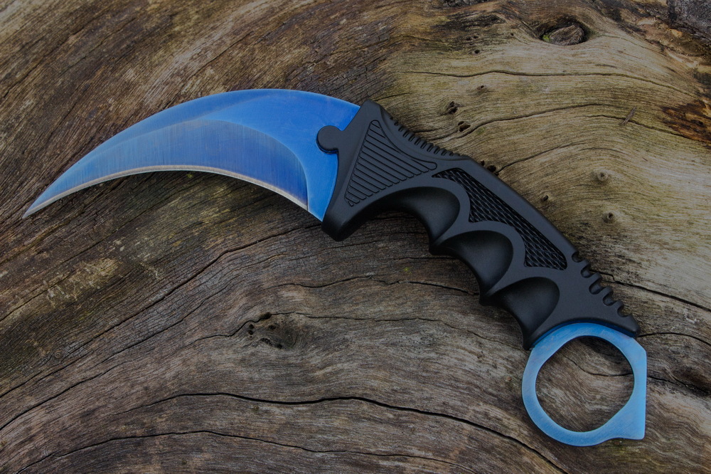 Factory Direct CSGO game claw knife wild survival claw knife non-folding knife multifunctional outdoor straight knife