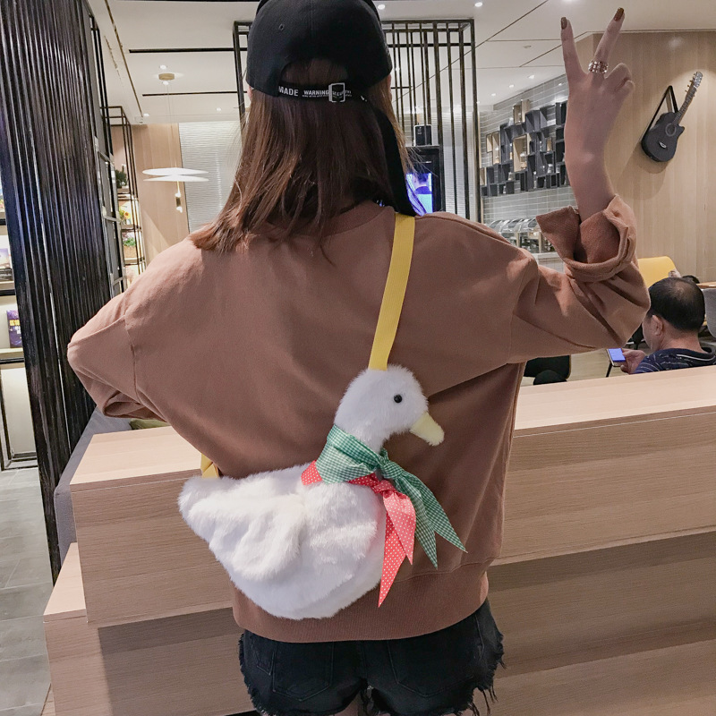 可愛小包包萌2018秋新款卡通毛絨小鴨子包韓版百搭少女單肩斜挎包