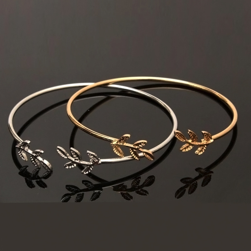 Factory wholesale cross-border hot accessories European and American leaf bracelet bracelet jewelry jewelry small goods