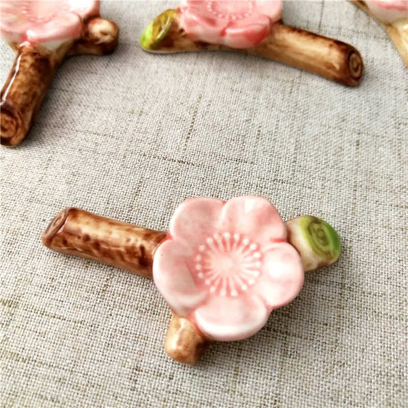 Ceramic Japanese Style Cherry Blossom Chopsticks Rack Chopsticks Holder Household Plum Blossom Chopsticks Rack Chopsticks Pillow Four Treasures Pen Holder Pen Holder Small Ornaments