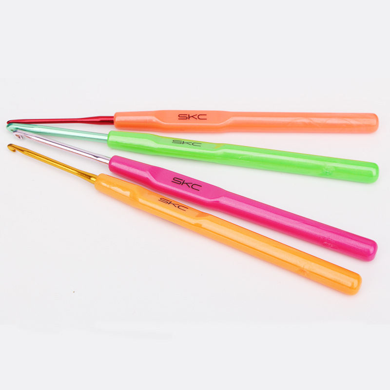 Plastic handle crochet rainbow crochet sweater knitting tools alumina auxiliary tools hand tools wholesale