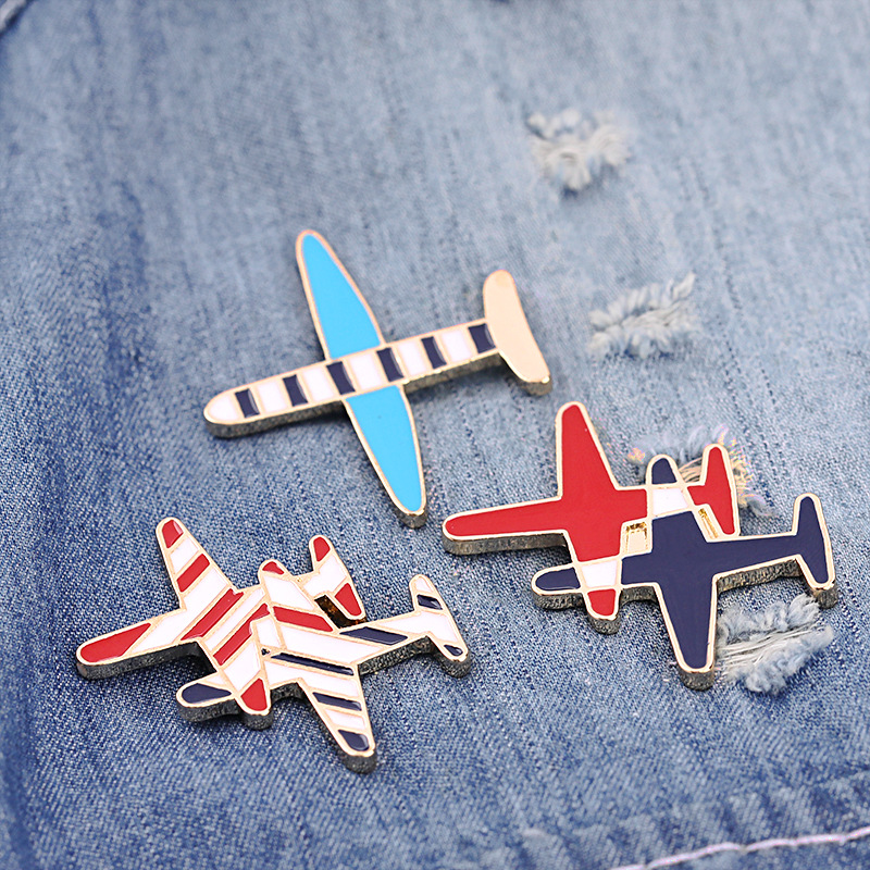 Europe and the United States cross-border wish New brooch trend personalized alloy striped combat aircraft brooch bag clothing accessories