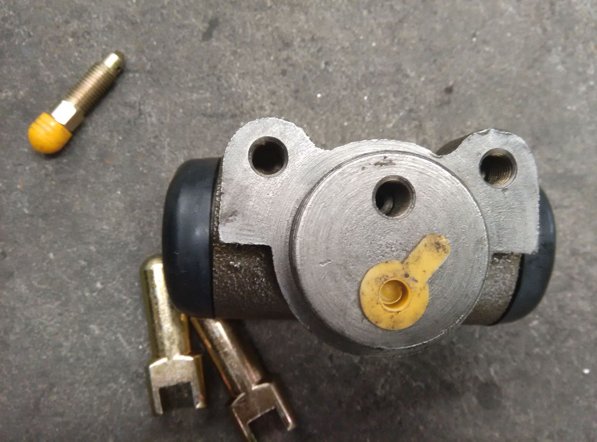 Forklift accessories wholesale forklift brake cylinder/brake cylinder Hangzhou fork 4.5t brake cylinder