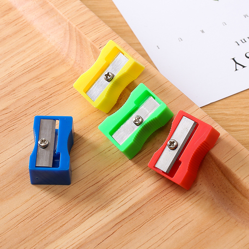 Single hole small pencil sharpener Red Yellow Blue Green children Primary School student pencil sharpener small manual plastic pencil sharpener