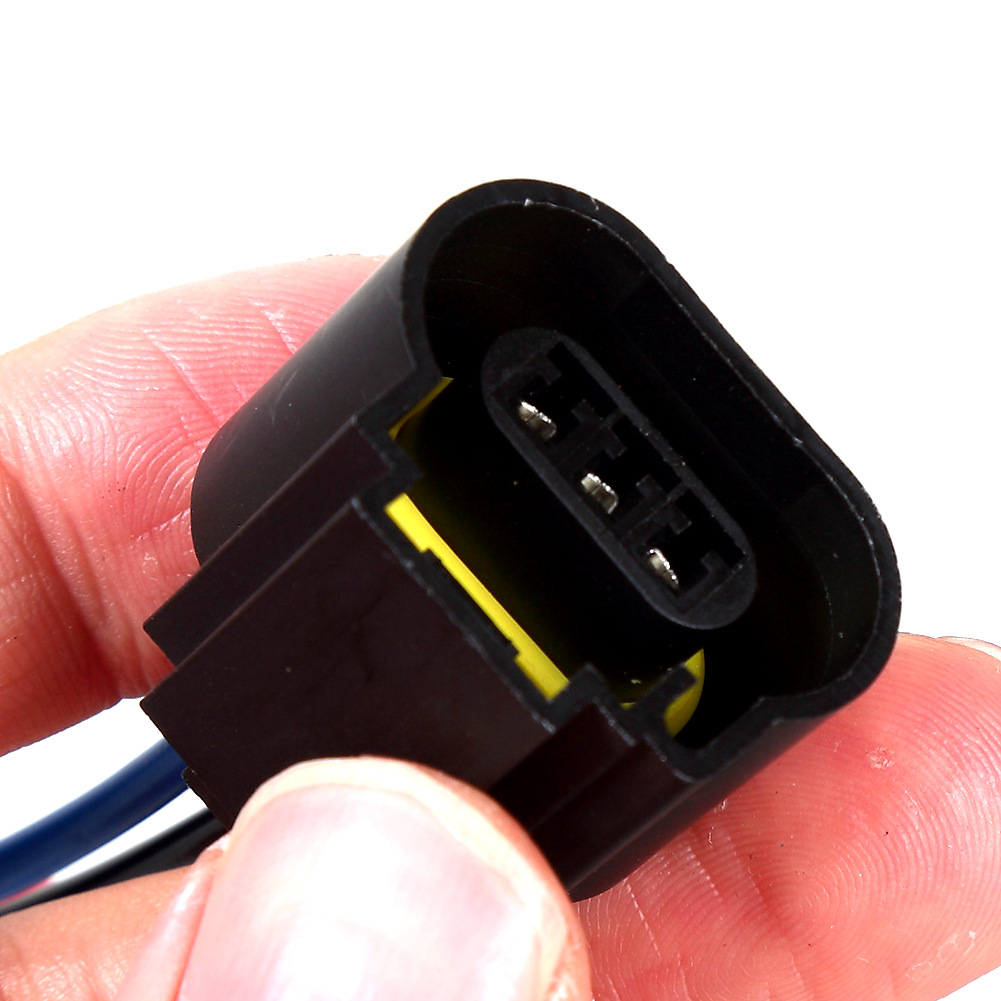 Cross-border hot sale suitable for car H13 female socket headlight plug 2pcs
