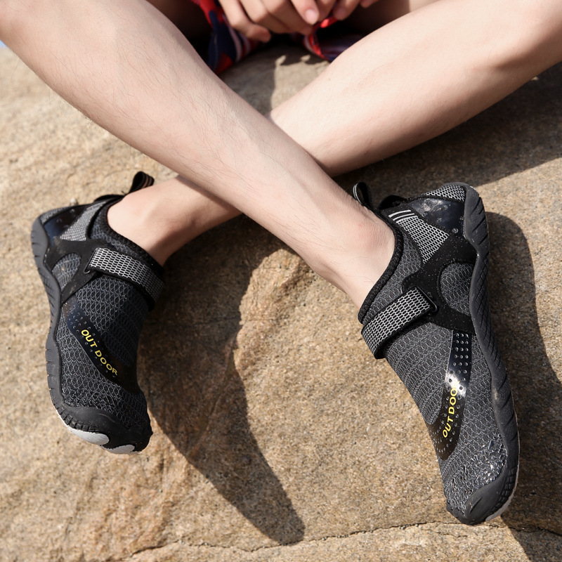2021 AliExpress buckle swimming shoes wish best selling five-finger shoes Amazon diving shoes beach wading shoes