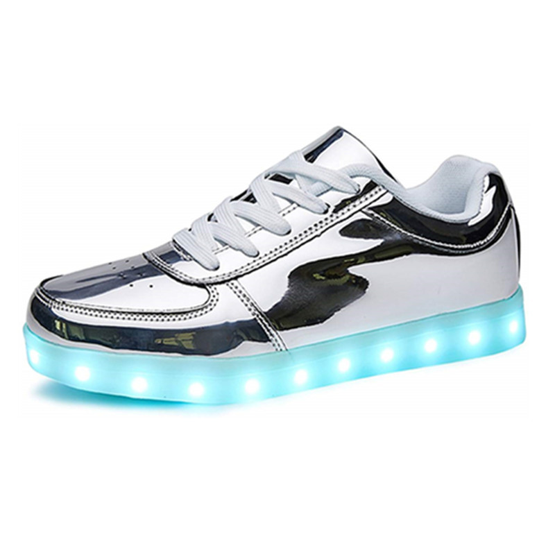 New fashion LED light shoes men and women student sports board shoes USB rechargeable luminous shoes fluorescent shoes factory direct supply