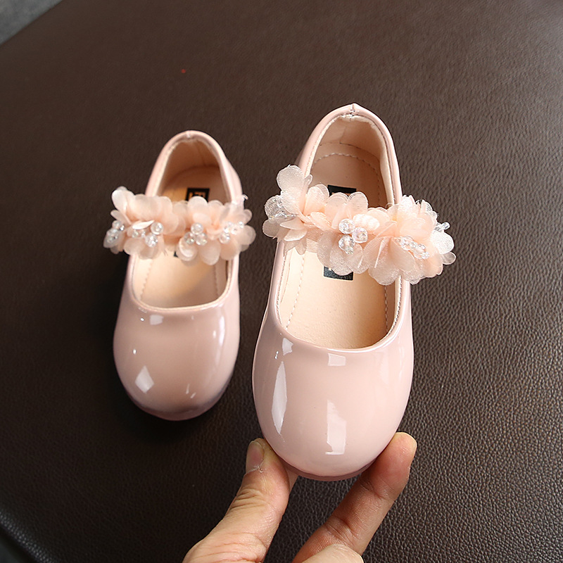 Children's crystal bottom small leather shoes girls lace rhinestone princess shoes Korean bright leather dance shoes wholesale