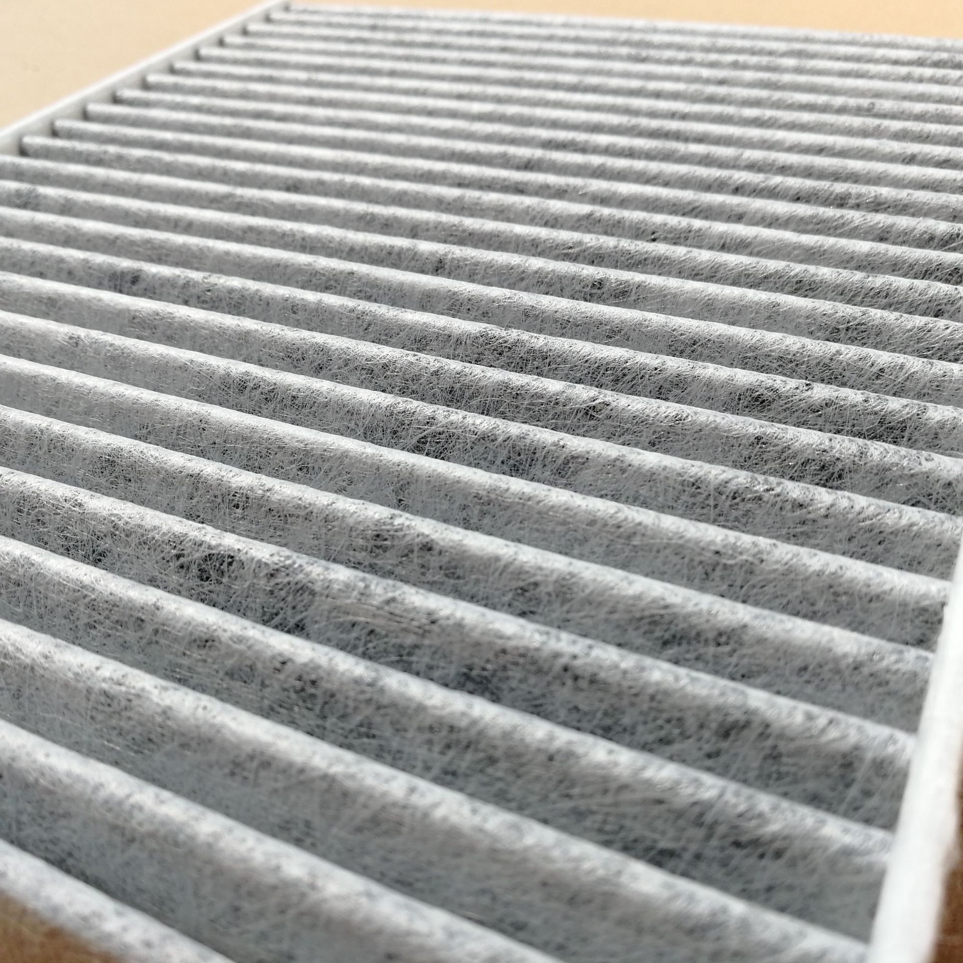 Suitable for Toyota Lei Ling 18 Camry C- HR activated carbon car air conditioning filter filter air conditioning grid