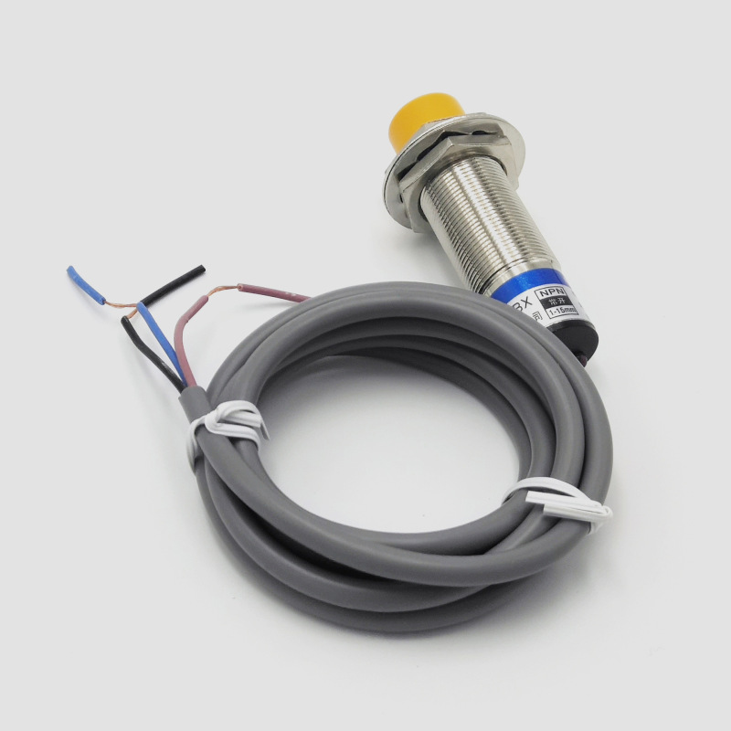 工場販売静電容量式近接スイッチセンサーLJC18A3-B-Z|undefined