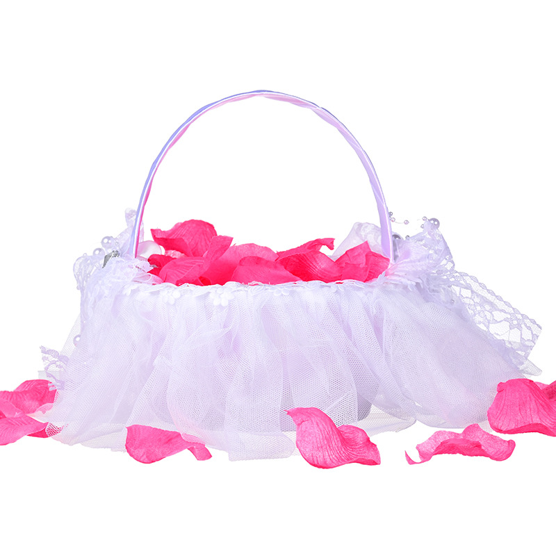 Western-style wedding hand-woven bride flower basket European and American wedding supplies flower children spread flowers white portable flower basket wholesale