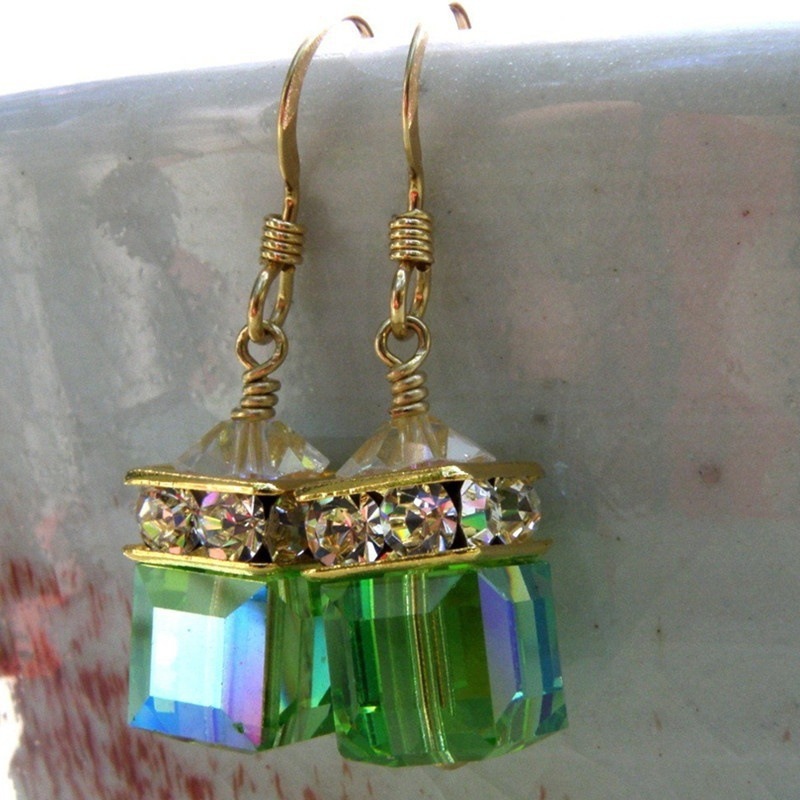 Wish Hot Selling Gem Earrings Green Crystal Cubic Zirconia Oval Stone Cube Earrings