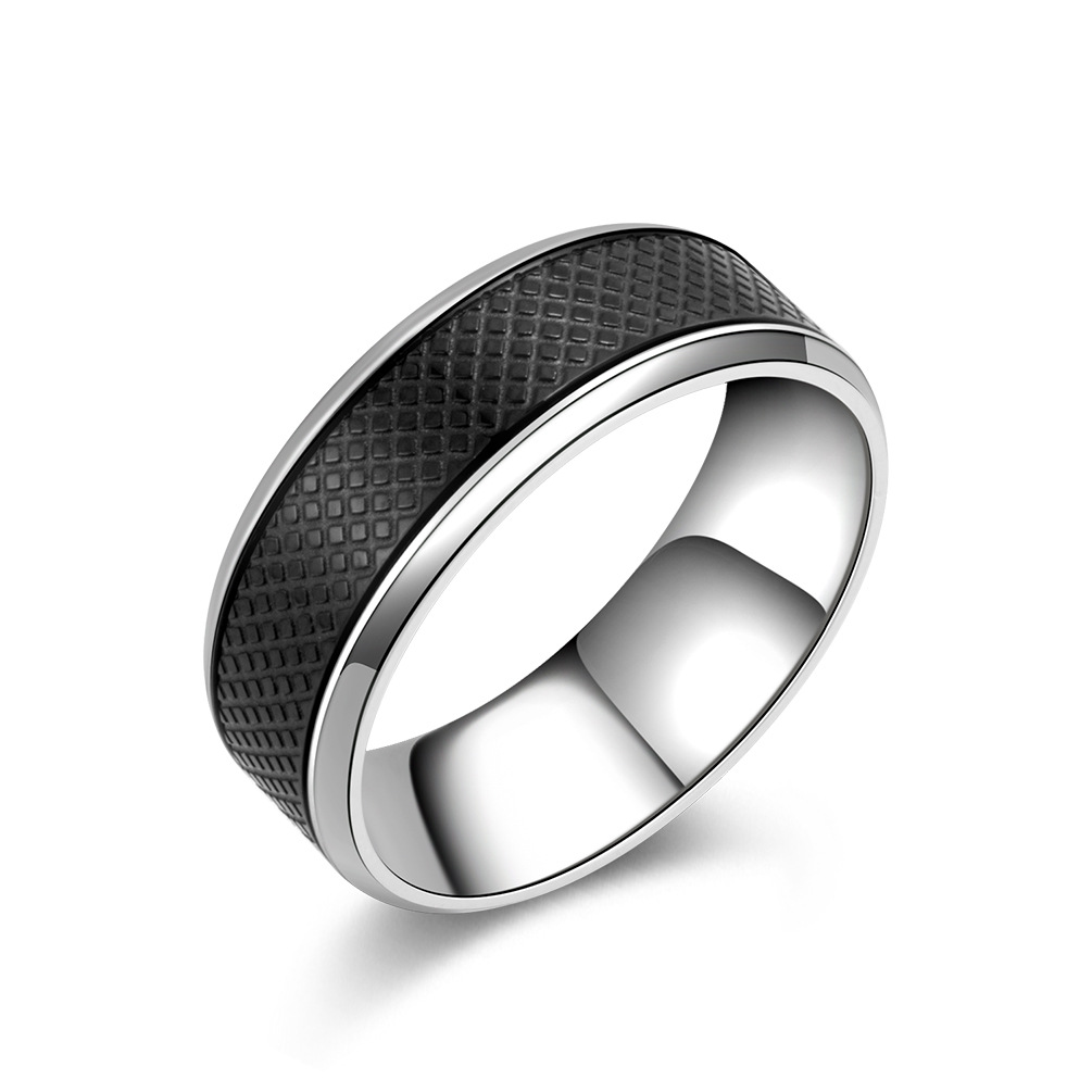 New men's stainless steel ring Europe and the United States men's black titanium steel ring ring wholesale black and white New