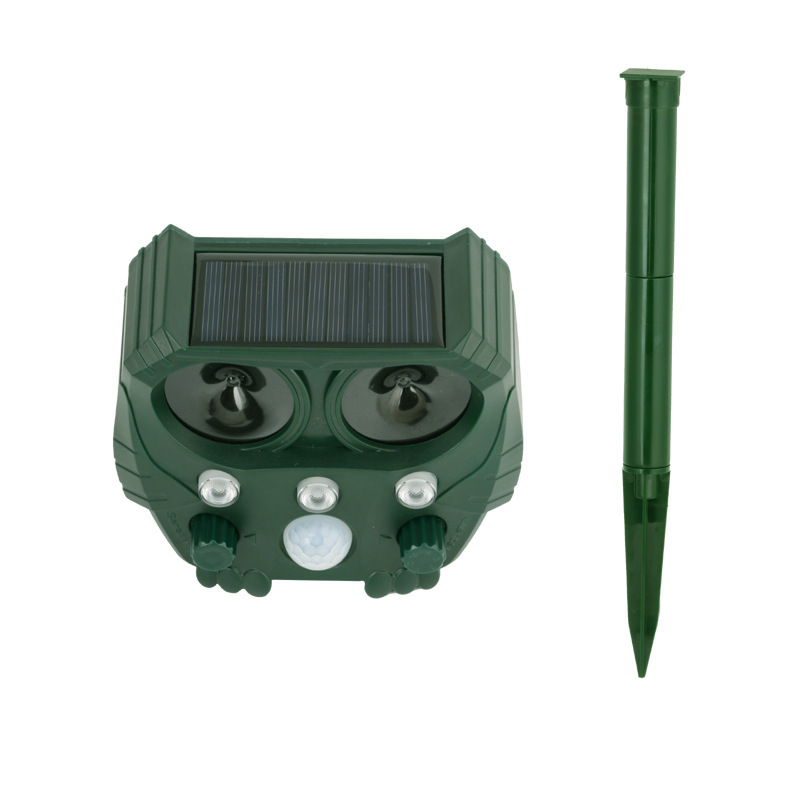 New USB rechargeable solar ultrasonic outdoor pest repellent cat repellent dog repellent raccoon insect repellent mouse repellent