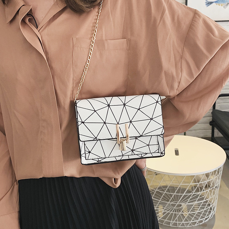 Fashionable texture Western style bag 2021 new women's bag fashionable Korean style chain mini shoulder small bag girl fashionable oblique