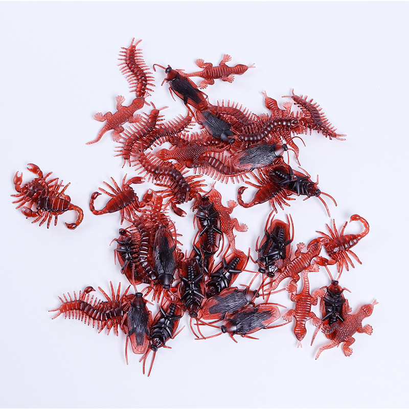 Halloween simulation cockroach trick toy trick toy scare cockroach Xiaoqiang soft material cockroach wholesale