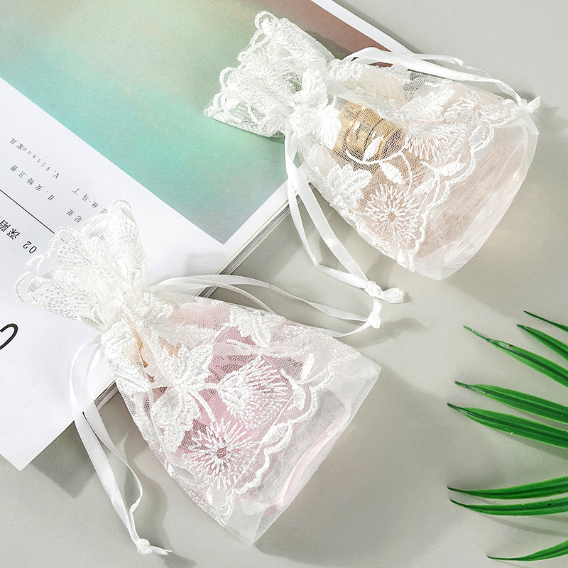 White Maple Leaf Drawstring Bag Jewelry Gift Storage Bag Slub Yarn Fine Lace Gauze Bag Wholesale Bag