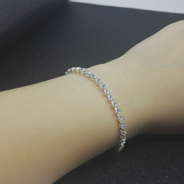 Factory wholesale bracelet female sweet Crystal student Japanese Korean version of silver plated hand jewelry simple zircon versatile bracelet female