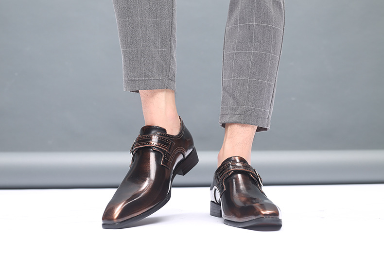 2023 Neue Herrenschuhe aus britischem Leder mit spitzer Spitze und Schnalle, niedrigem Absatz, einlagige Schuhe, große Herrenschuhe mit Überbein, grenzüberschreitender Außenhandel_voghion.com