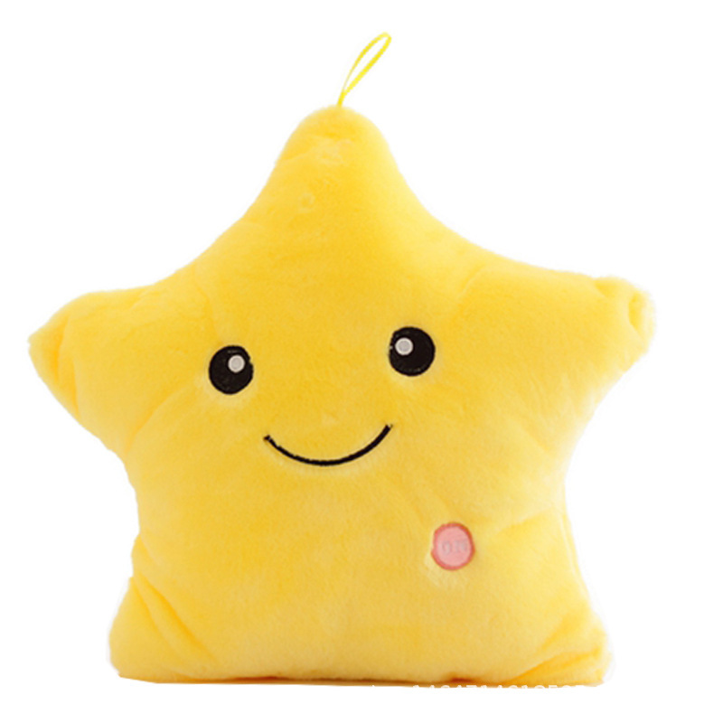 アマゾンのカラフルな星が枕を抱いてぬいぐるみのぬいぐるみをプレゼントします。|undefined