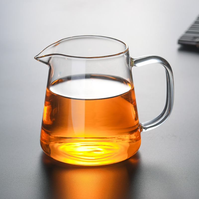 Factory wholesale glass fair cup tea strainer suit thick heat-resistant filter male cup tea dispenser kung fu tea set accessories