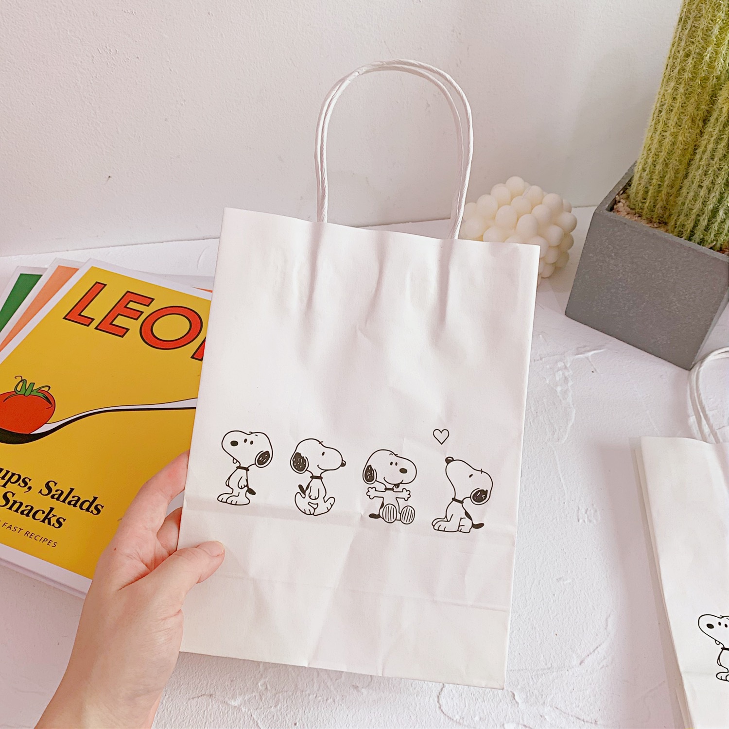 Han Feng Ins Internet Celebrity Puppy White Kraft Paper Tote Bag Cartoon Cute Photo Props Gift Bag Tote Bag
