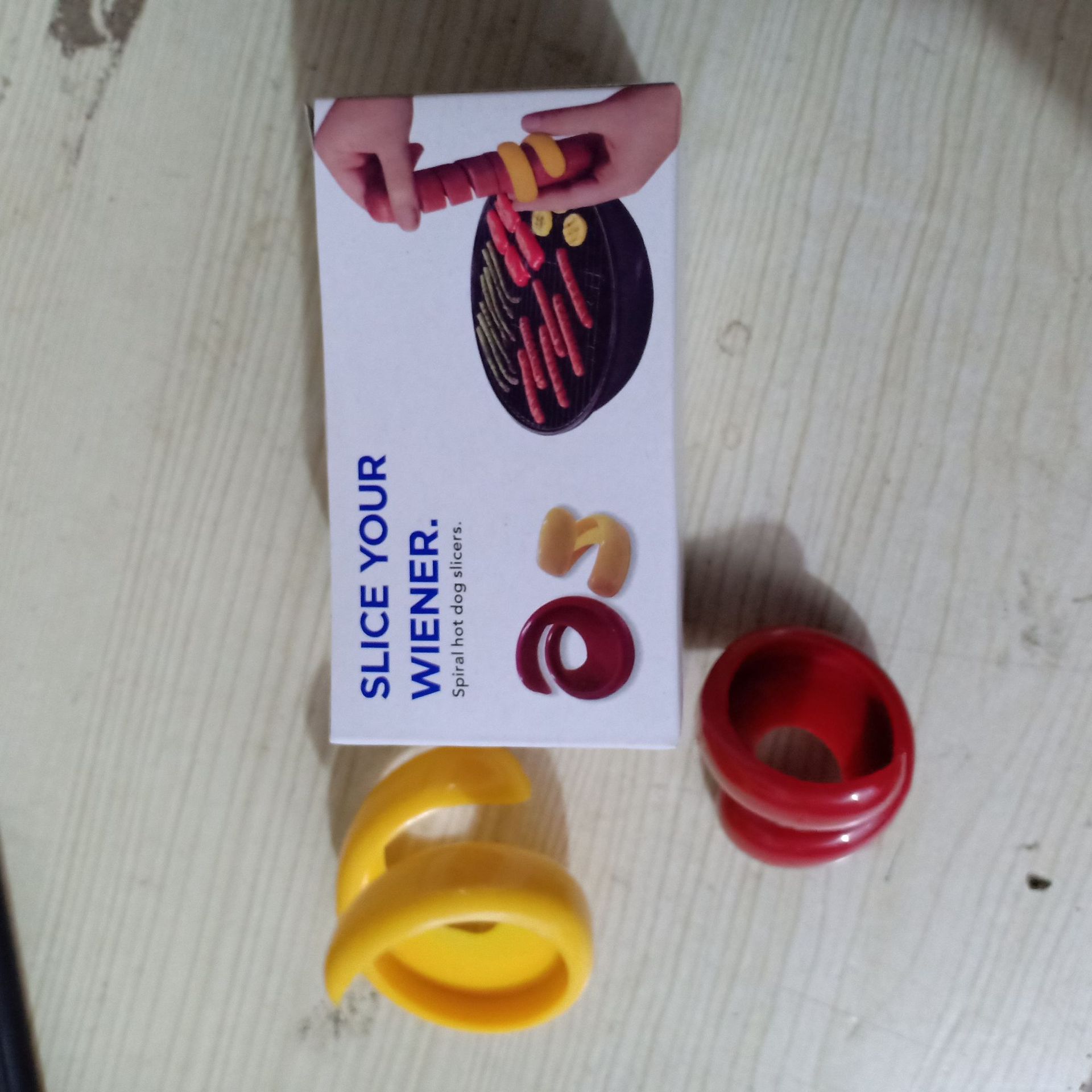 Kitchen Supplies Hot Dog Barbecue Tools Sausage Cut Hot Dog Cutter Villa Meal Barbecue Spiral Hot Dog Cut