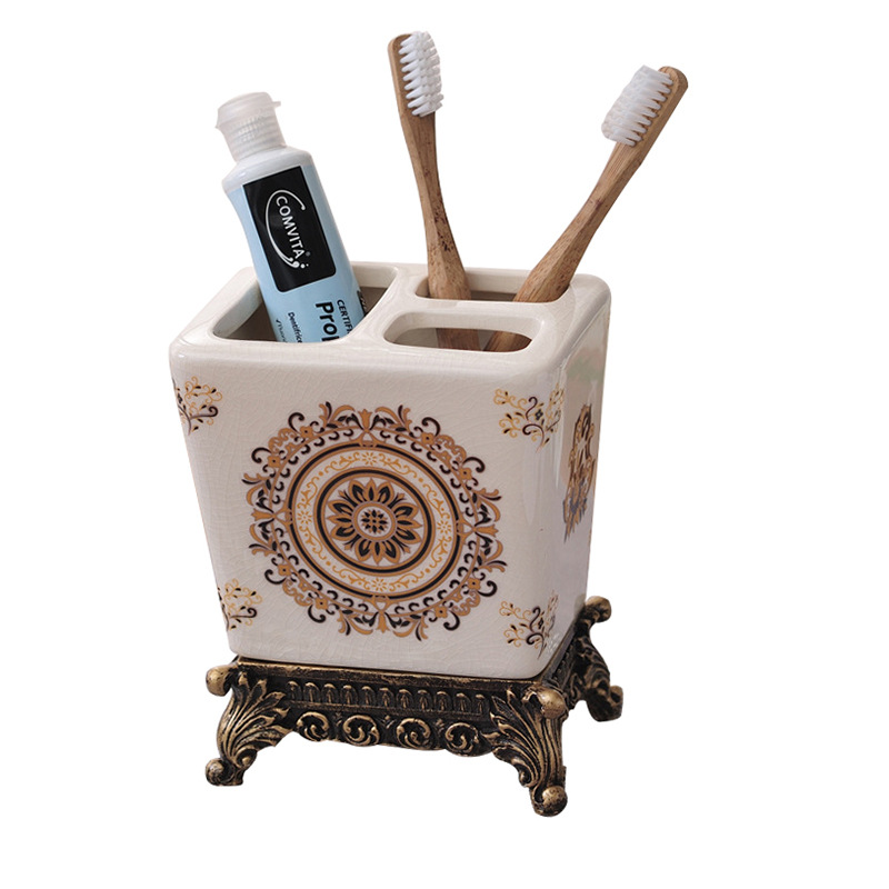 Spot American ceramic toothbrush plug European retro bathroom couple toothbrush holder toothpaste storage tube wash decoration
