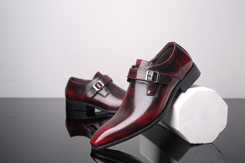 2023 Neue Herrenschuhe aus britischem Leder mit spitzer Spitze und Schnalle, niedrigem Absatz, einlagige Schuhe, große Herrenschuhe mit Überbein, grenzüberschreitender Außenhandel_voghion.com