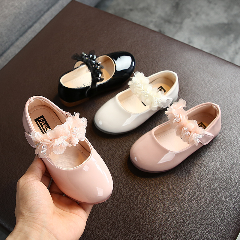 Children's crystal bottom small leather shoes girls lace rhinestone princess shoes Korean bright leather dance shoes wholesale