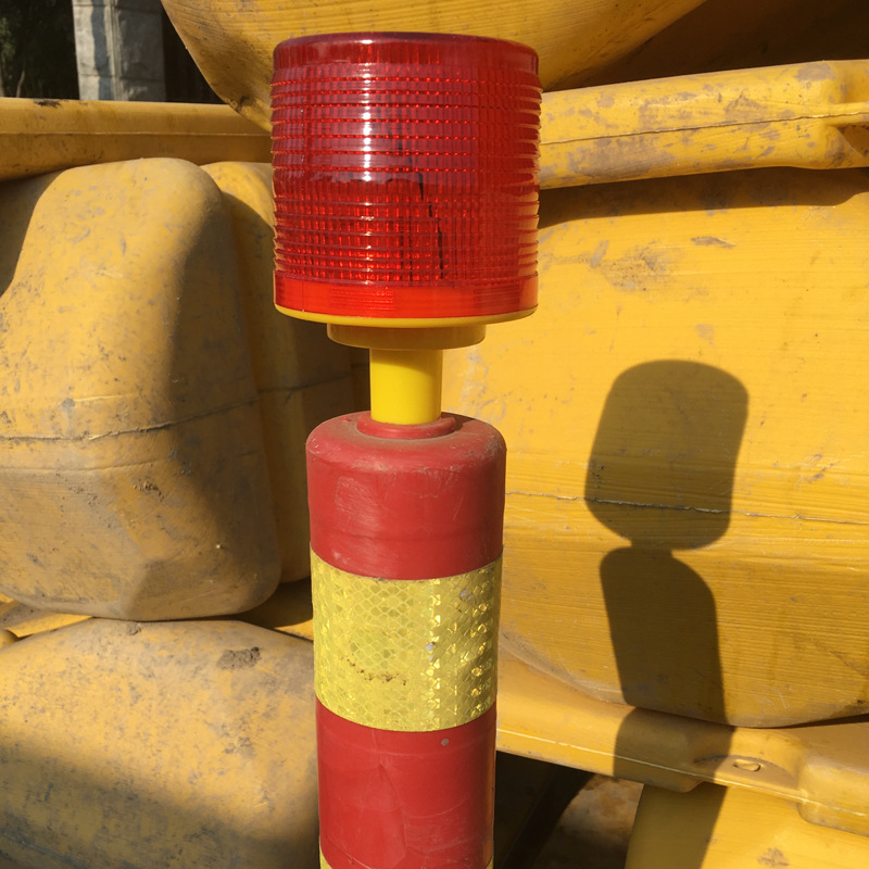 Tower crane traffic road cone barricade solar flash light solar warning light led strobe light factory wholesale