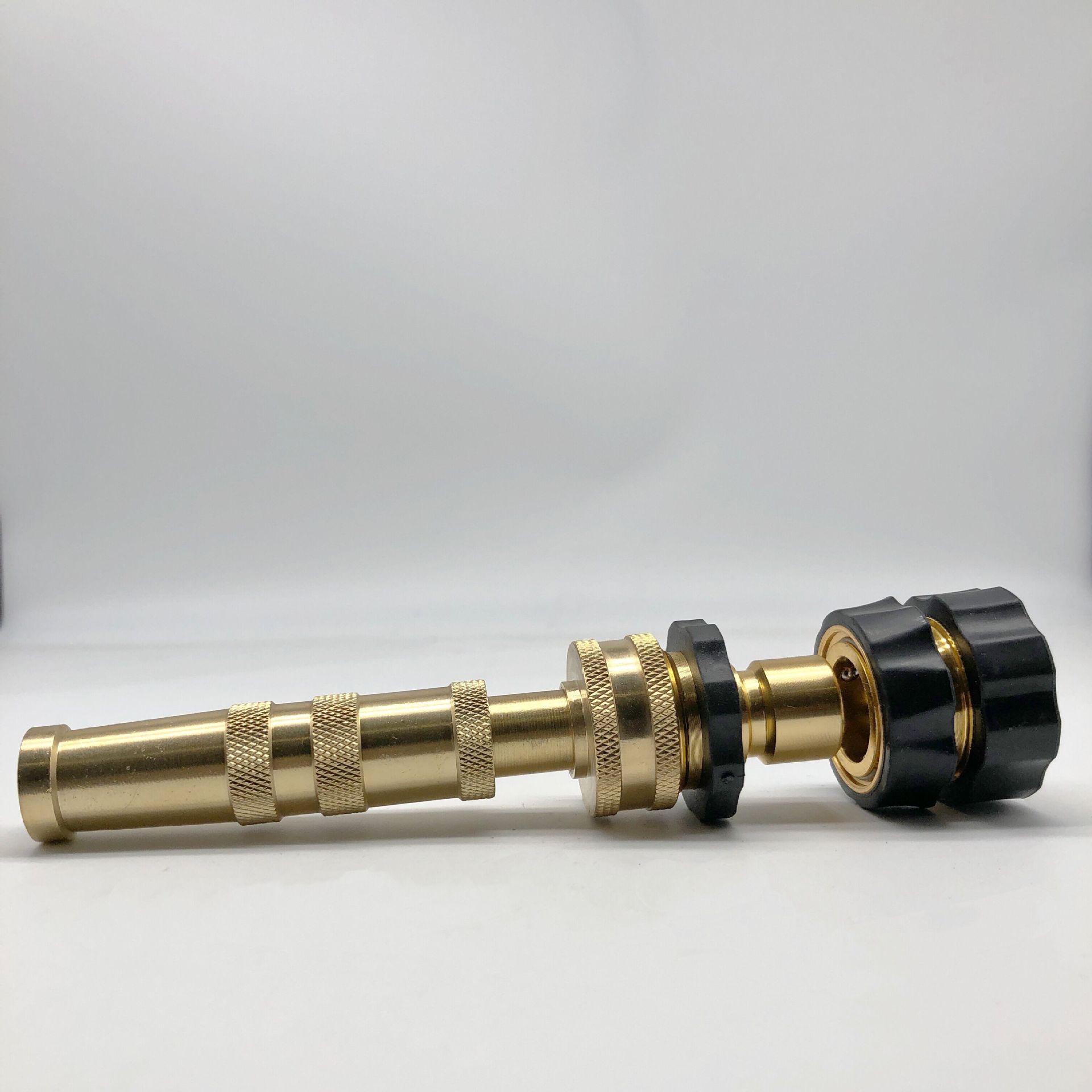 Amazon sells heavy-duty four-inch copper gun brass adjustable hose nozzle garden watering brass spray gun