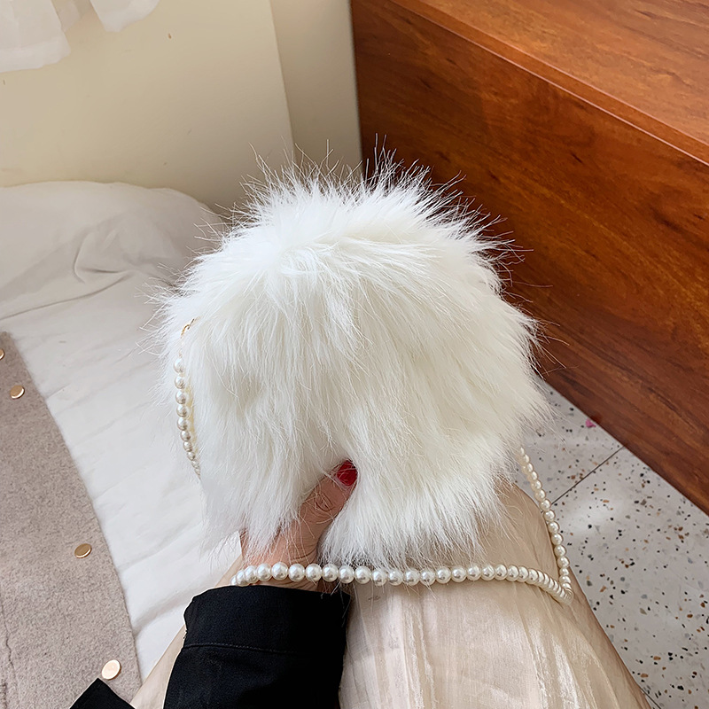 Autumn and Winter New Mao Mao Bag Small Bag Women's 2023 New Fashionable Korean Style All-match Crossbody Bag Pearl Fashion Small Span Bag
