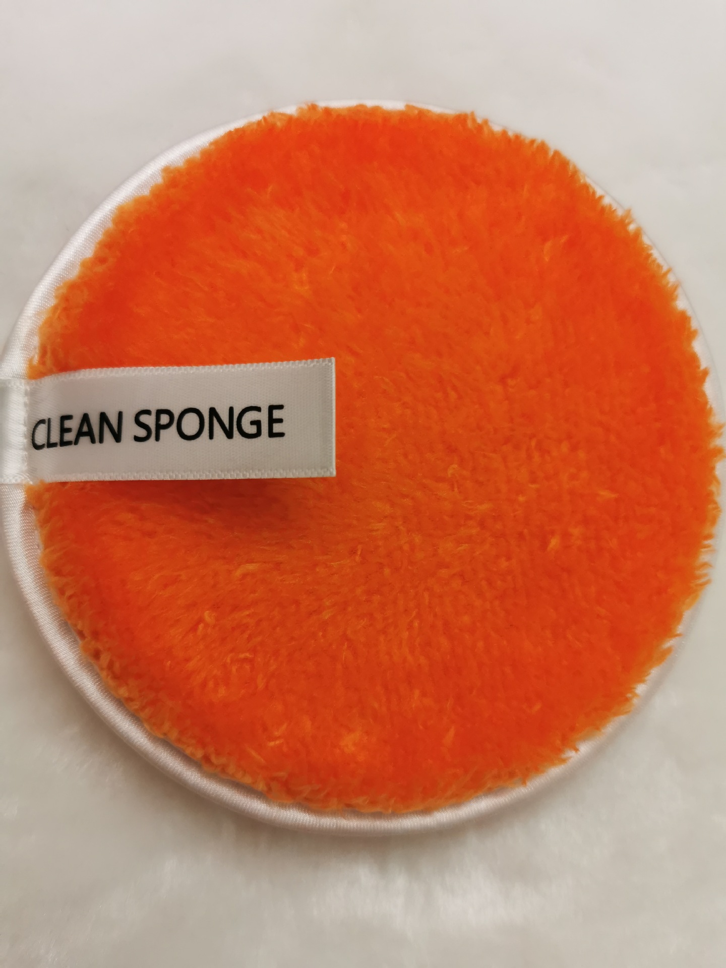 Factory price makeup remover black magic lazy clean water makeup remover powder puff net trembles the same round face makeup remover sponge