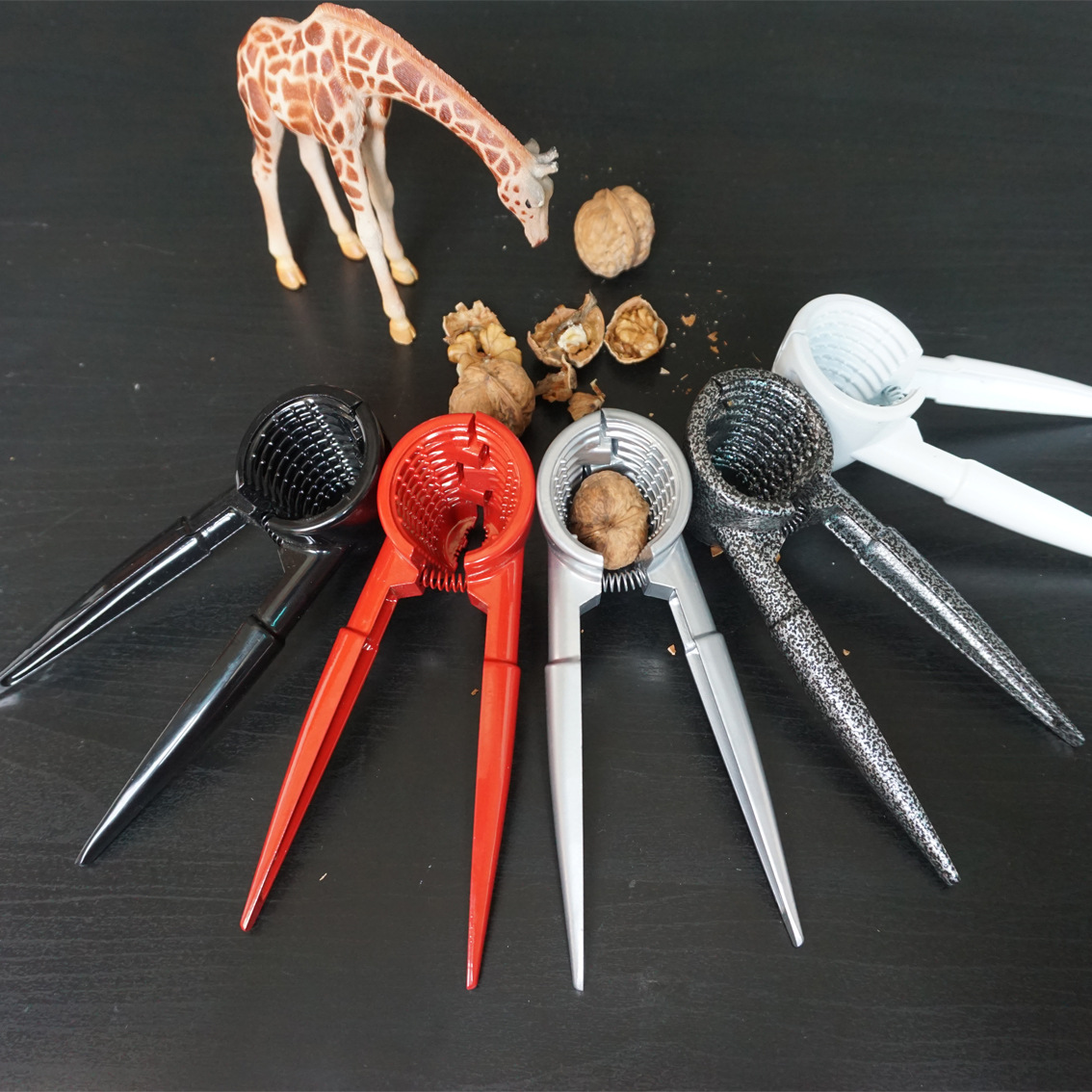 Factory direct funnel type aluminum alloy walnut clip foreign trade nut clip food clip single clip