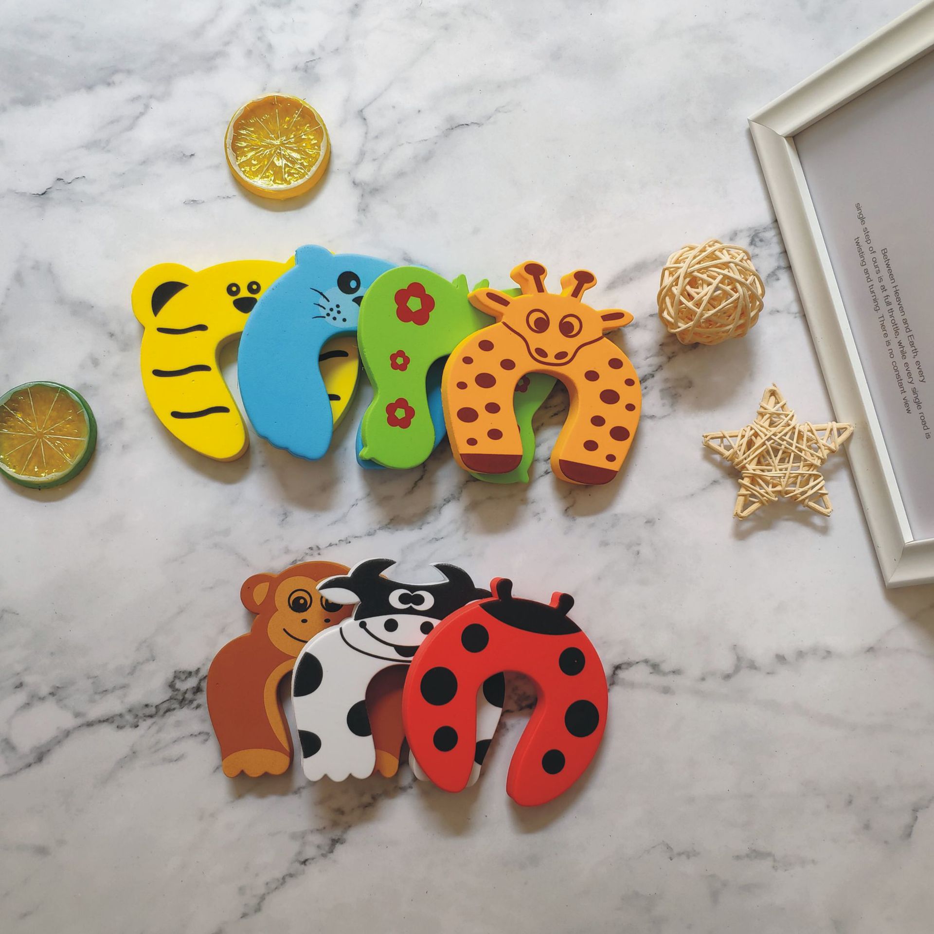 Children's cartoon safety door card EVA children's foam door clip door stopper animal door stop baby anti-pinch hand door card