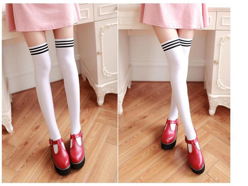 春と秋の日本のベルベットのストッキング黒と白の学生の女性の膝の靴下のストッキングのコスプレの靴下|undefined