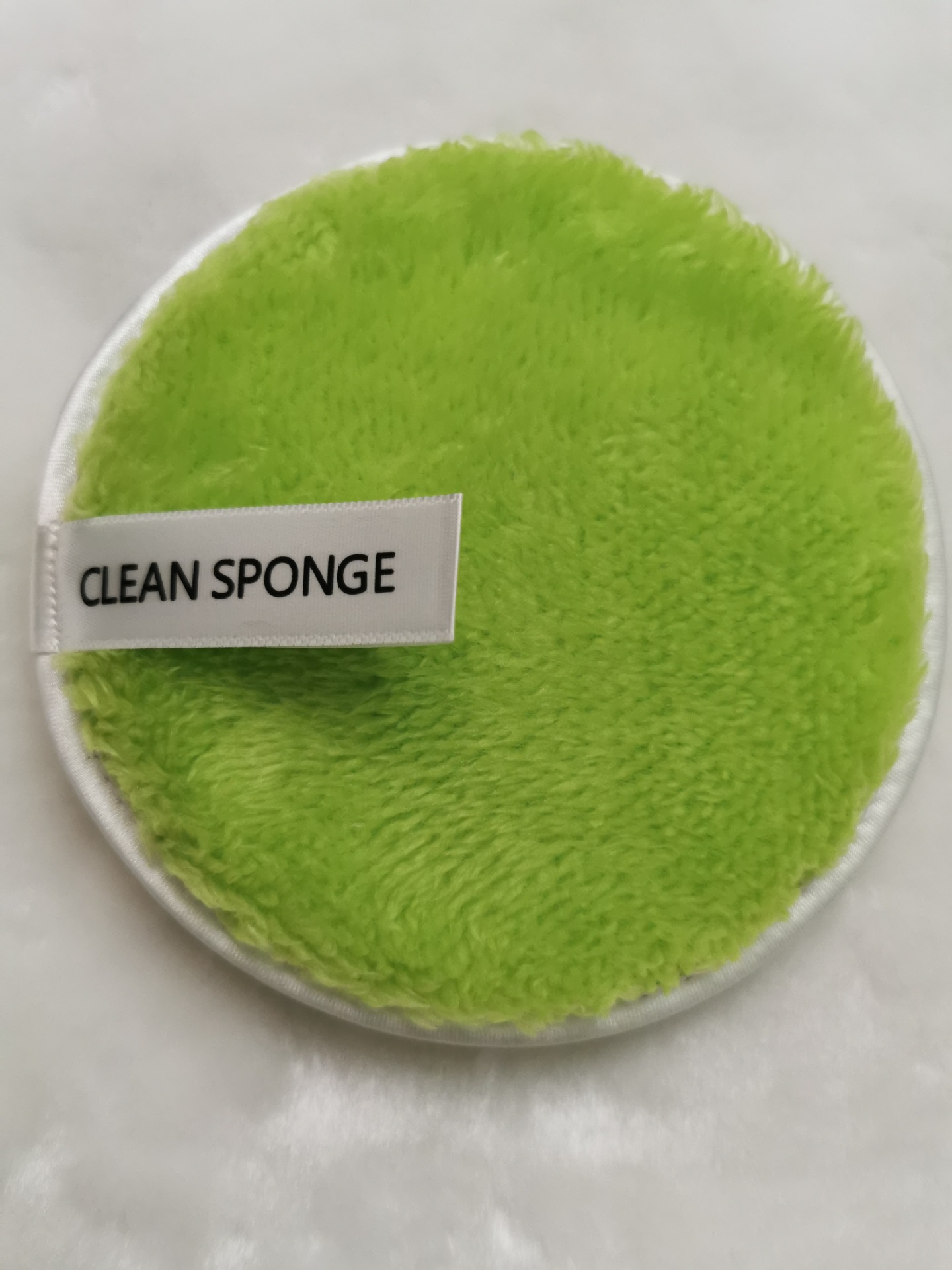 Factory price makeup remover black magic lazy clean water makeup remover powder puff net trembles the same round face makeup remover sponge