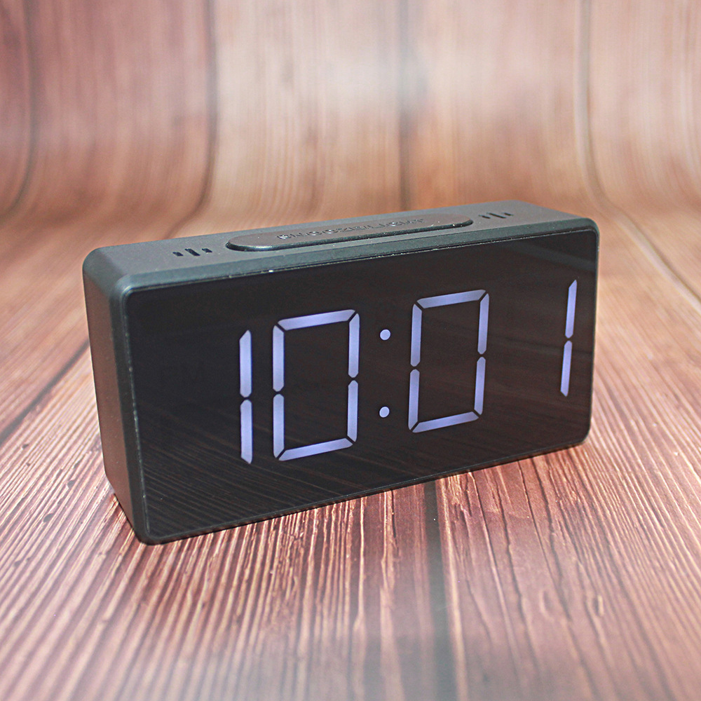 2019 New cross-border supply simple electronic clock LED alarm clock bedside clock student alarm clock mirror clock 8039