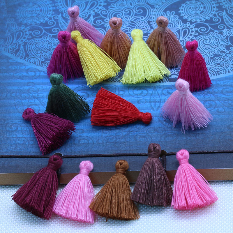 Factory in stock polyester cotton 3cm Mini small tassel clothing accessories short tassel ear bag accessories tassel hanging ear